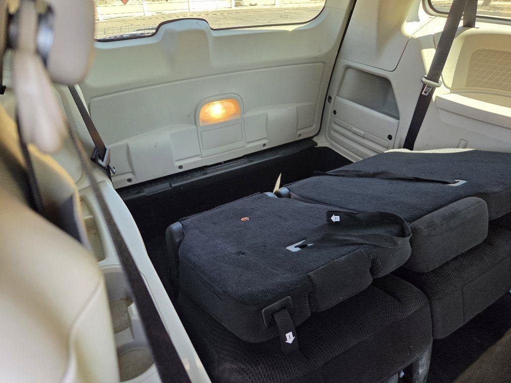 Used 2015 Dodge Grand Caravan SXT FWD image 19