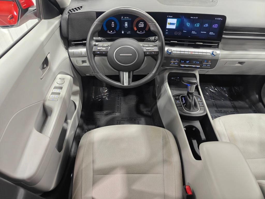 Used 2025 Hyundai Kona SEL AWD/4WD image 4