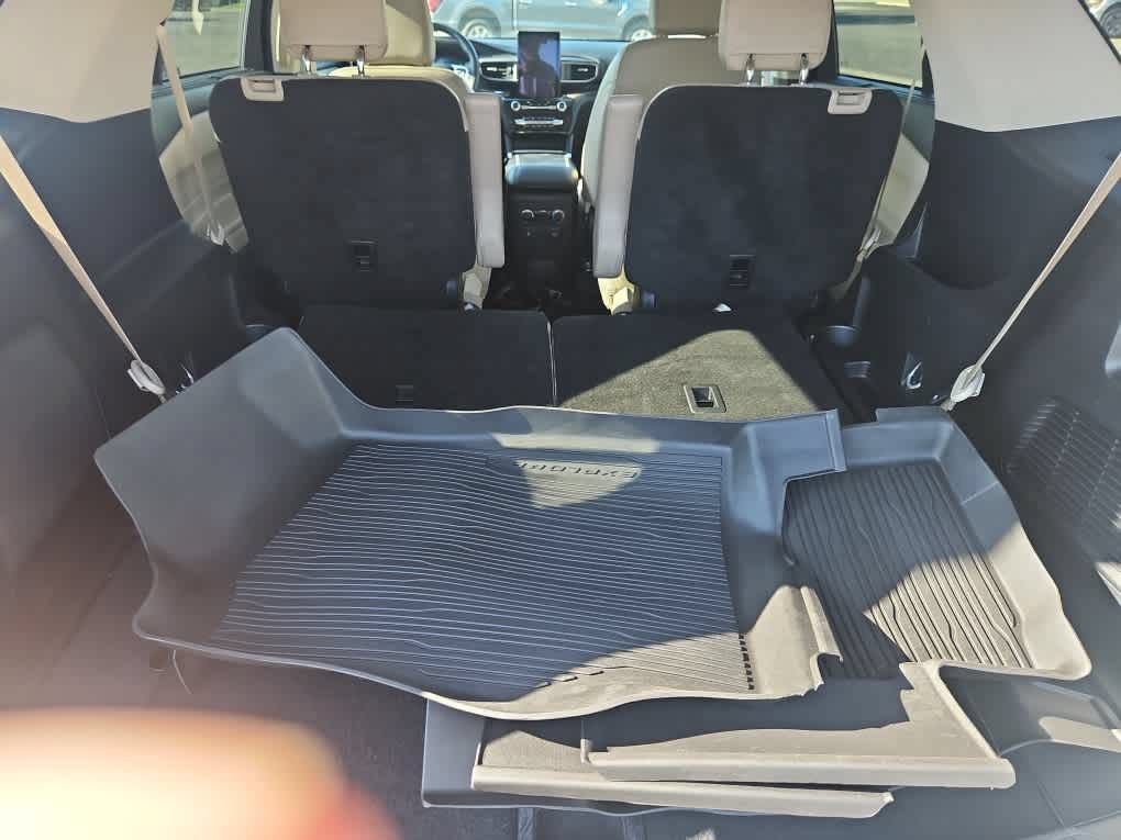 Used 2023 Ford Explorer Limited w/ Limited Technology Package RWD image 8