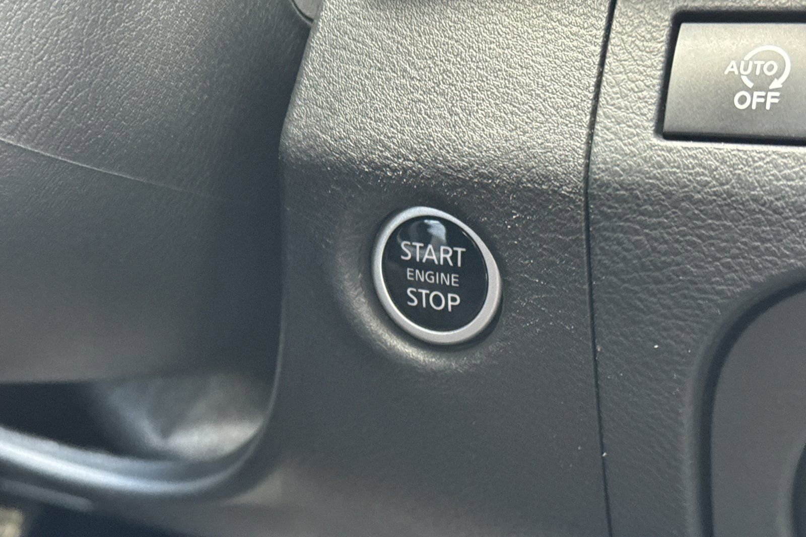 Used 2025 Nissan Frontier SV w/ SV Convenience Package image 27