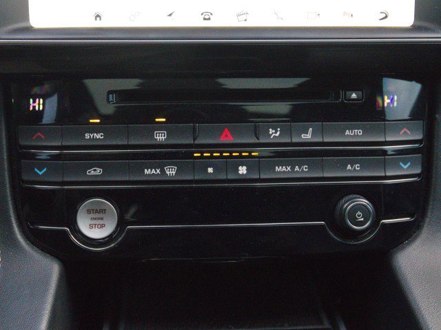 Used 2017 Jaguar F-PACE S image 24