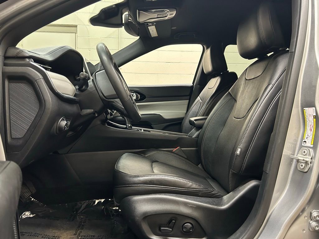 Used 2023 Jeep Compass Limited image 7