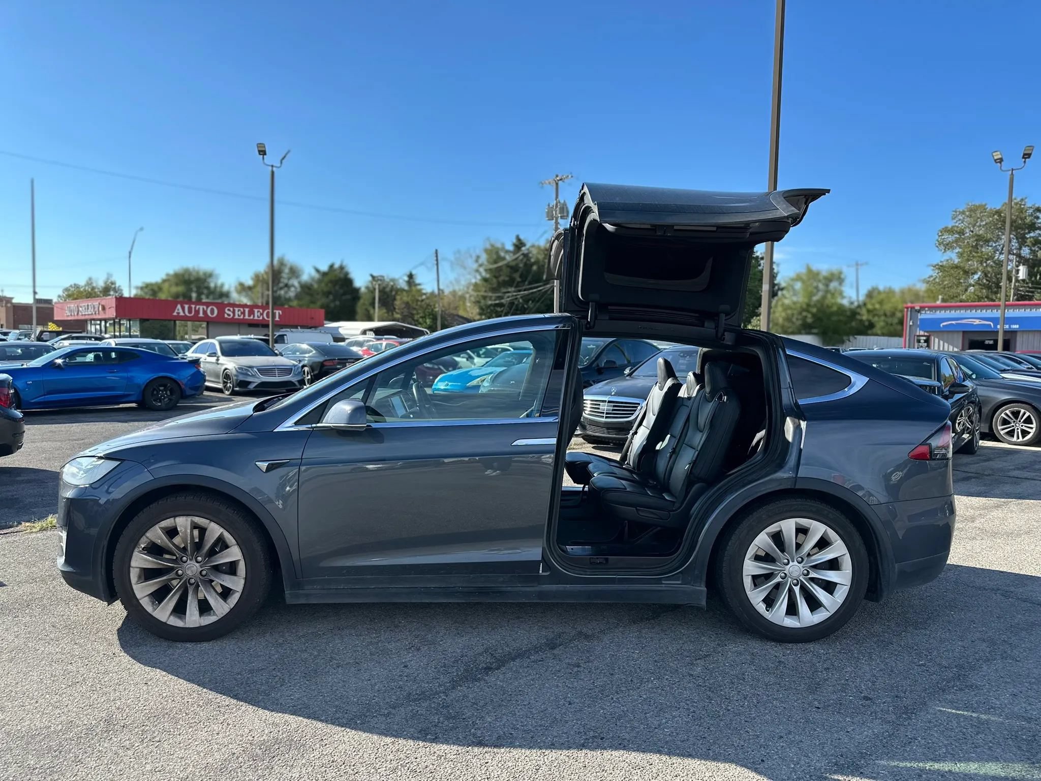 Used 2017 Tesla Model X 75D AWD/4WD image 16