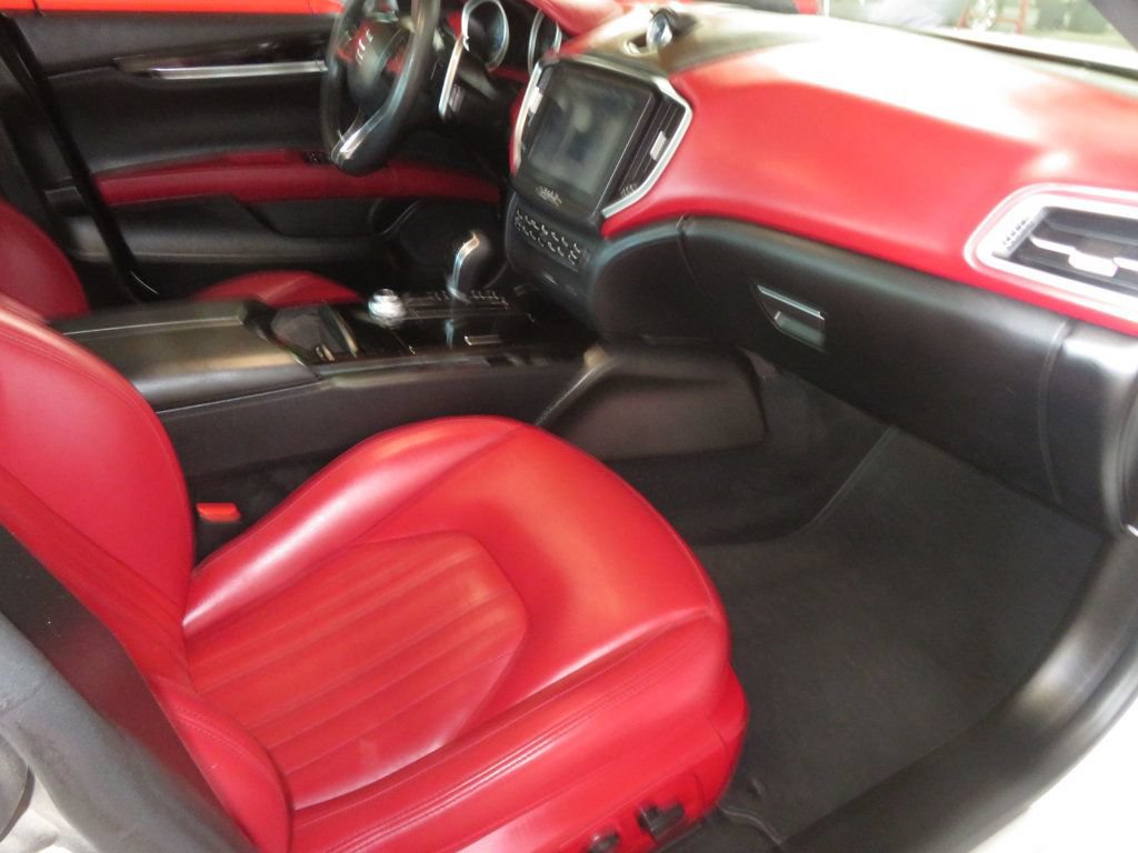 Used 2017 Maserati Ghibli S RWD image 32