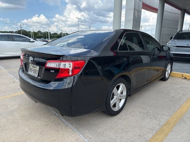 Used 2014 Toyota Camry SE FWD image 7