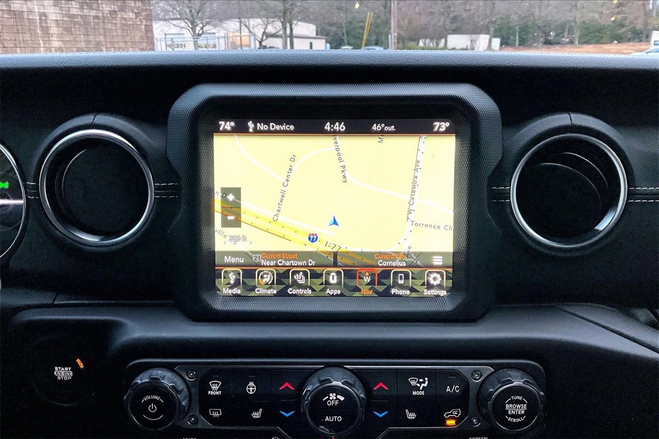 Used 2023 Jeep Wrangler Unlimited Sahara w/ Cold Weather Group image 13