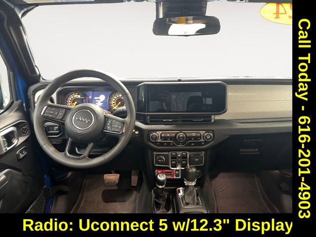 Used 2024 Jeep Gladiator Sport image 4