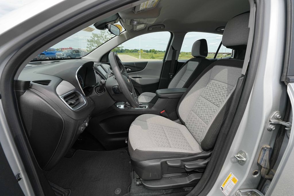 Used 2022 Chevrolet Equinox LS AWD/4WD image 17