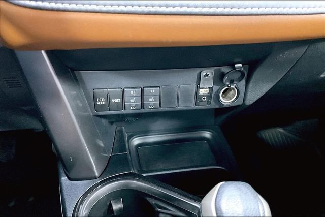 Used 2016 Toyota RAV4 SE image 16