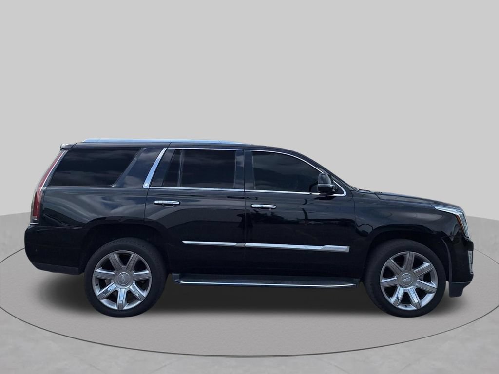 Used 2020 Cadillac Escalade Premium Luxury RWD image 2