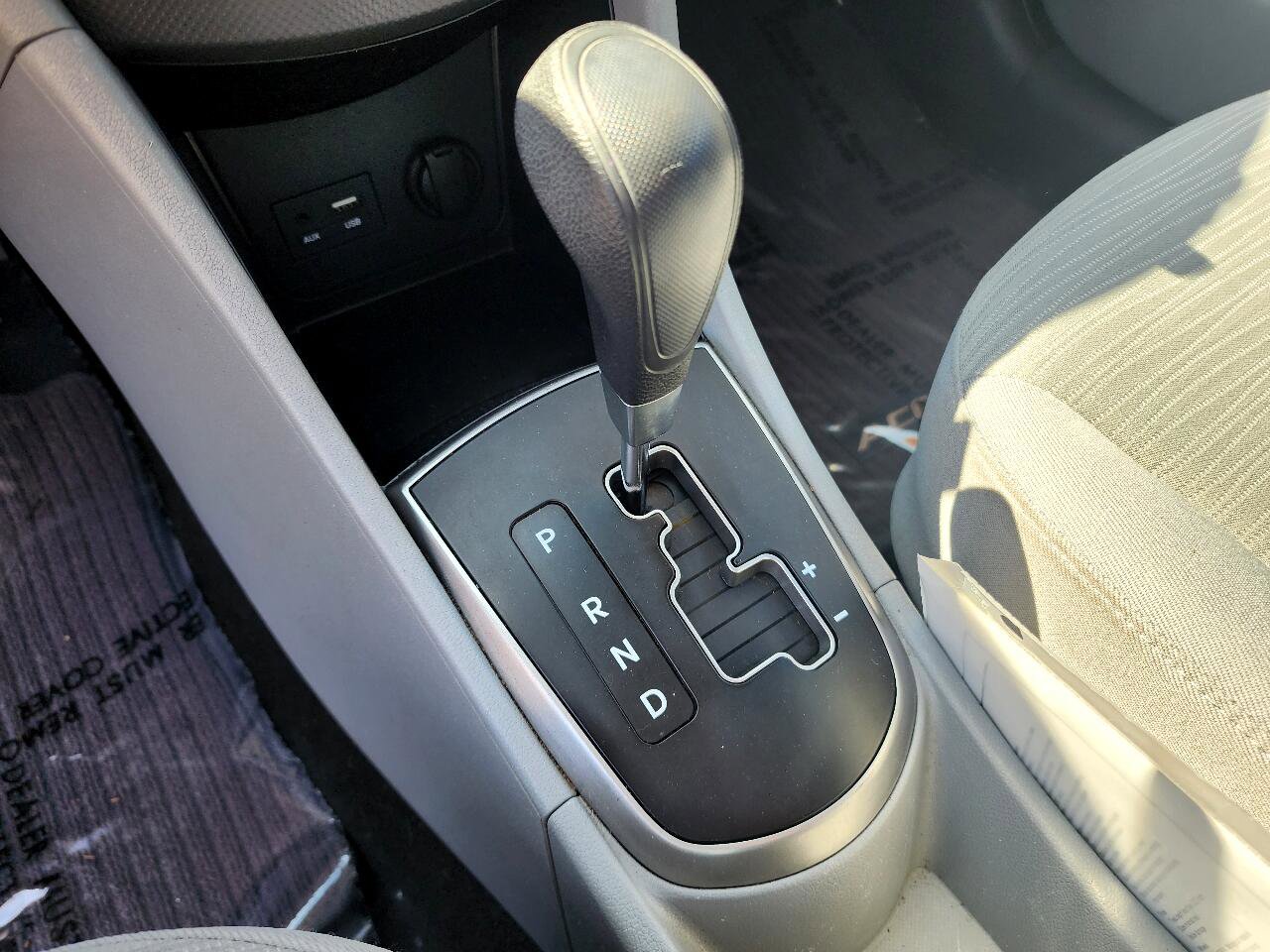 Used 2015 Hyundai Accent GLS image 19