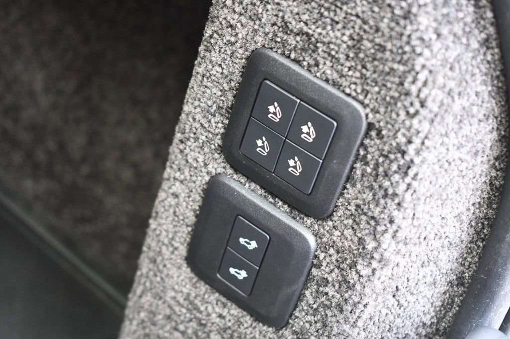 Used 2018 Land Rover Range Rover HSE image 11