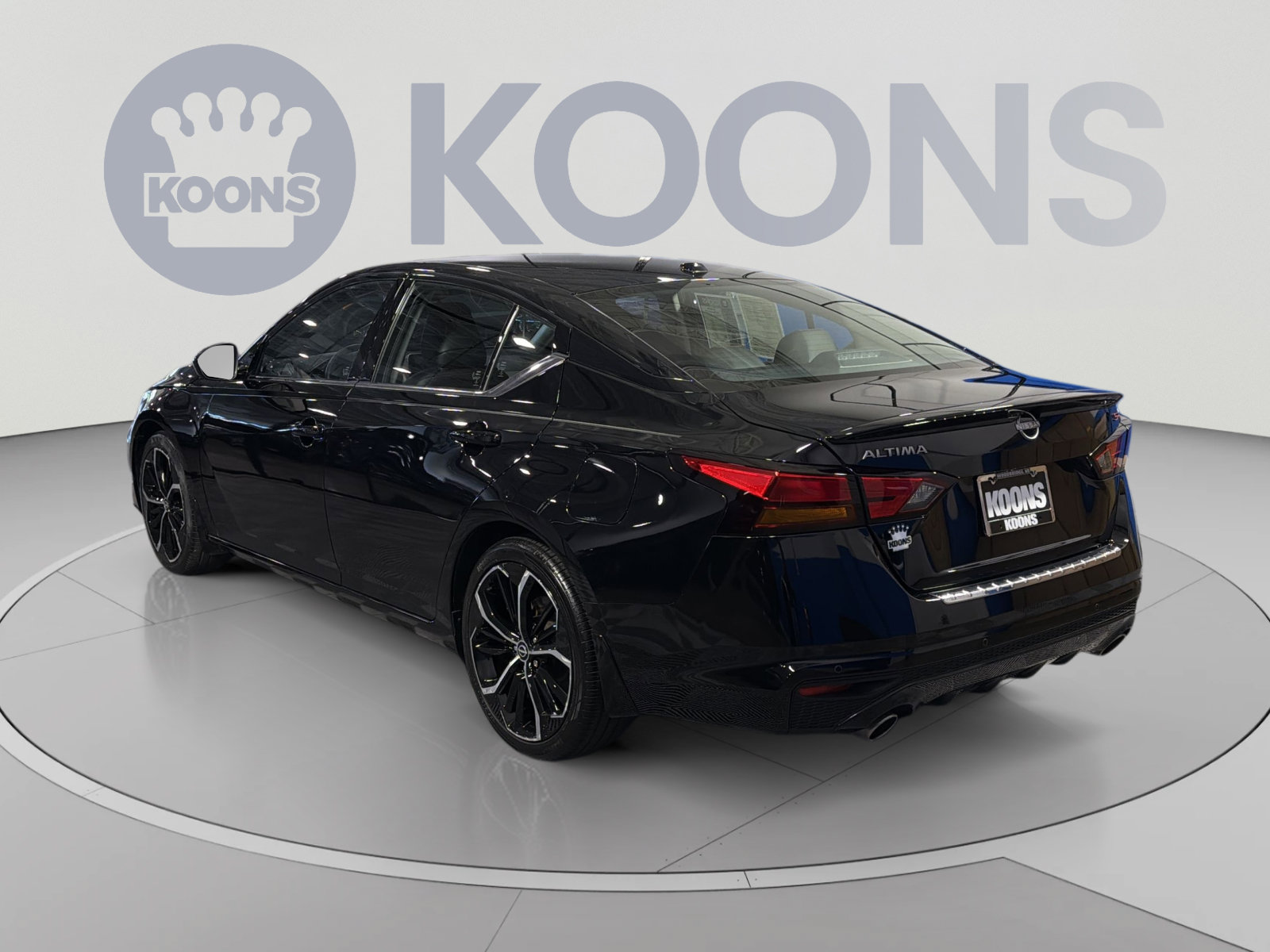 Used 2023 Nissan Altima 2.5 SR FWD image 4