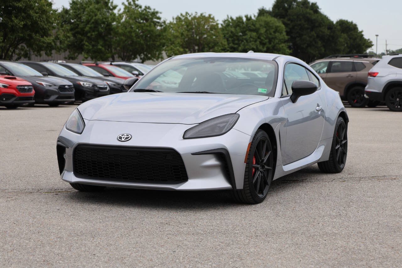 Used 2025 Toyota GR86 Premium w/ Performance Package RWD image 6