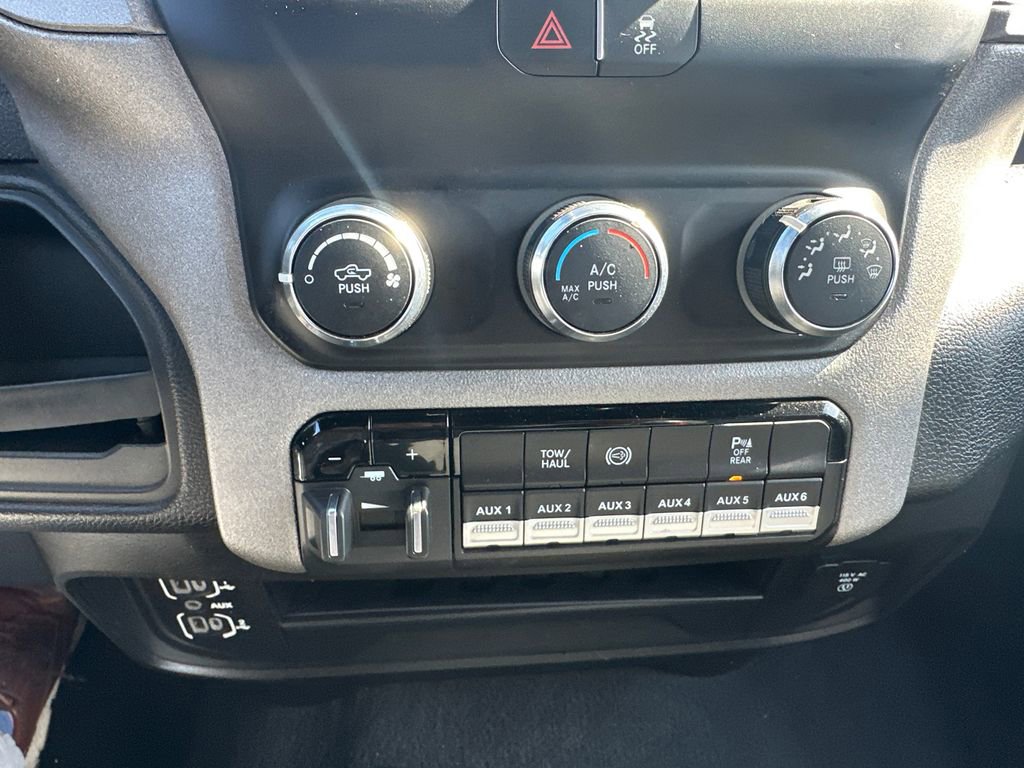Used 2024 RAM 3500 Tradesman w/ Chrome Appearance Group image 15