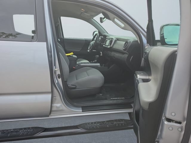 Used 2019 Toyota Tacoma SR5 AWD/4WD image 15