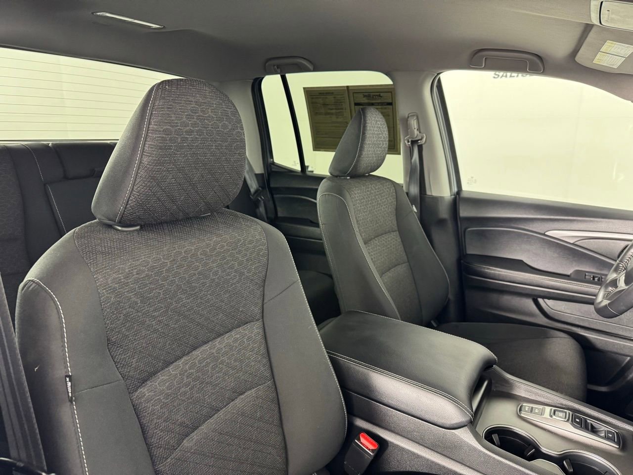 Used 2025 Honda Ridgeline Sport image 32