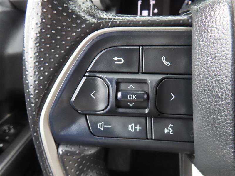 Used 2025 Toyota 4Runner SR5 AWD/4WD image 18