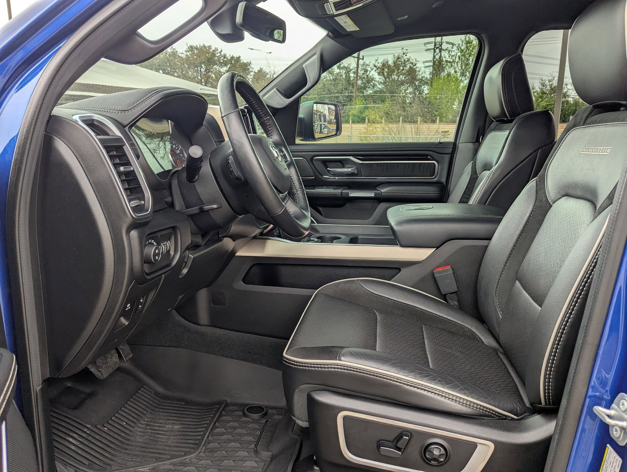 Used 2019 RAM 1500 Laramie image 10