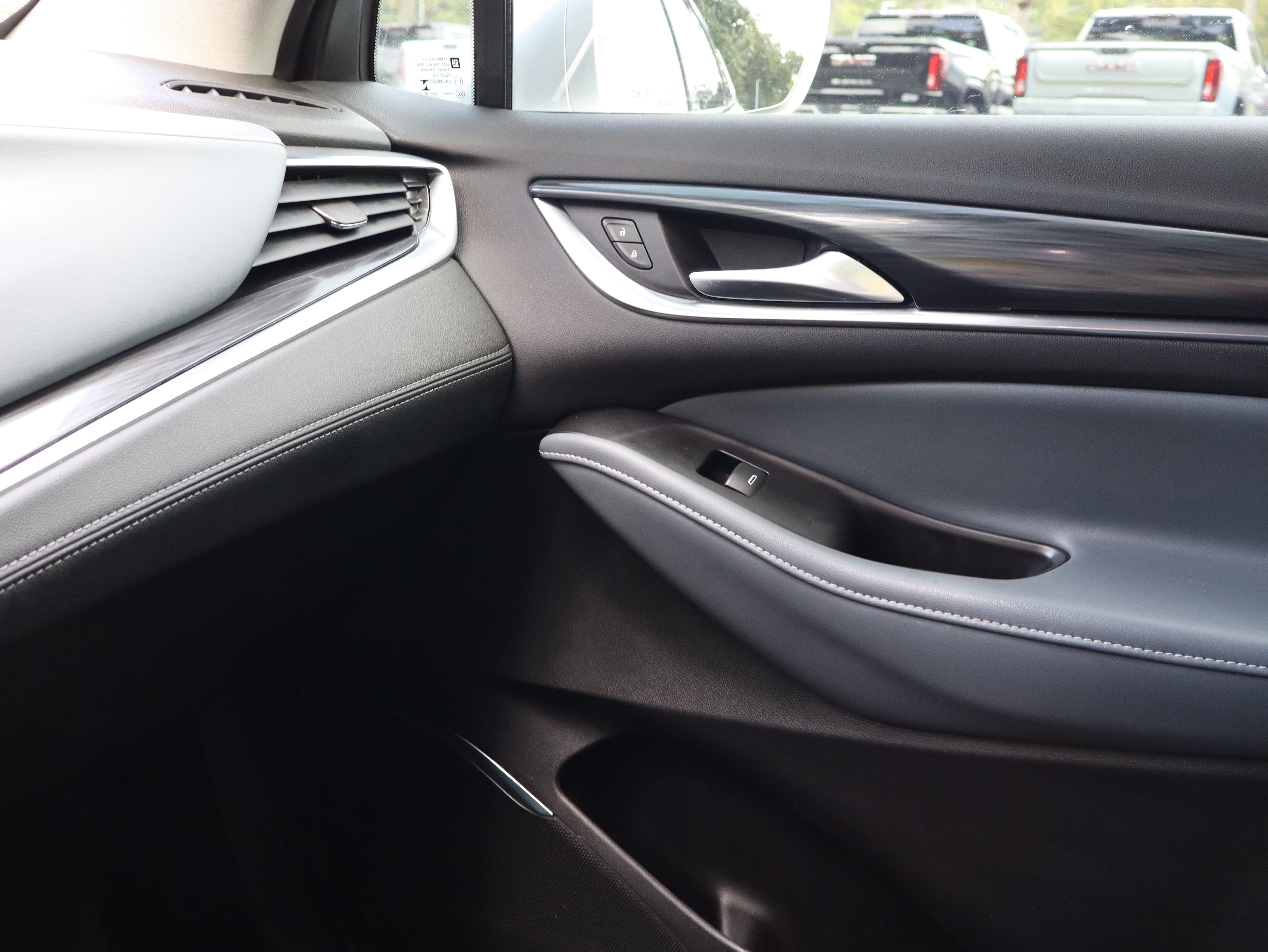 Used 2019 Buick Enclave Essence FWD image 45
