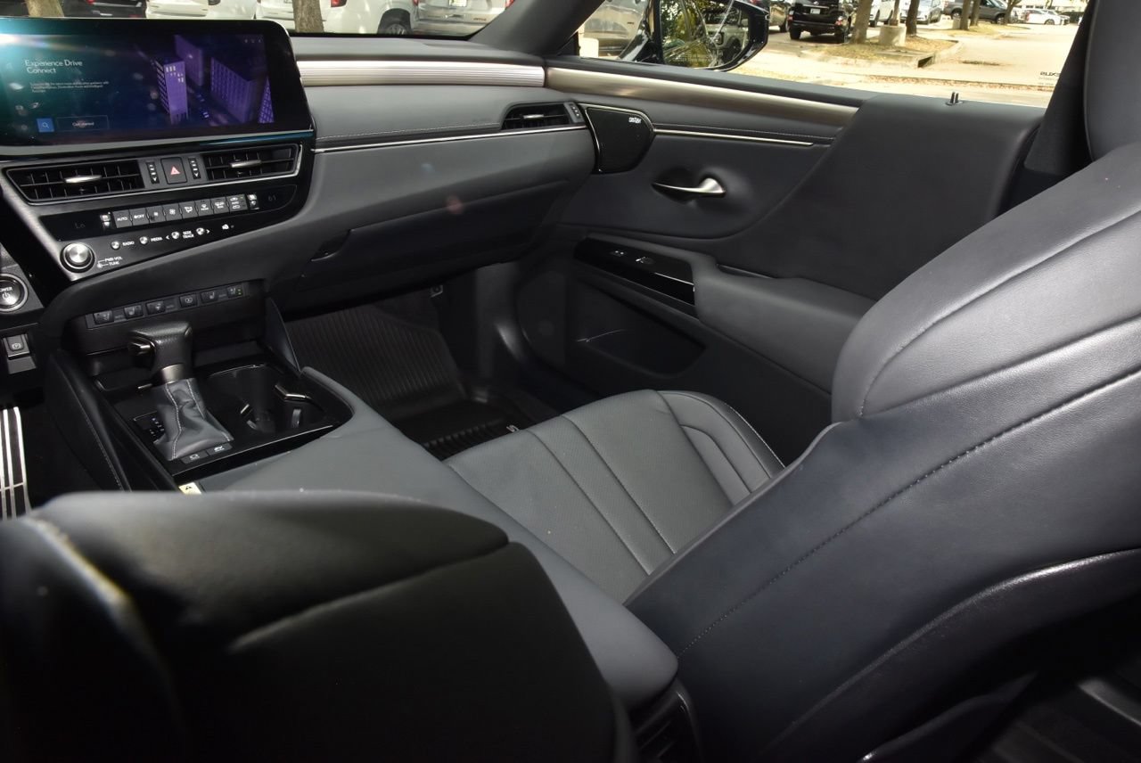 Used 2024 Lexus ES 300h F Sport w/ Accessory Package (Z1) FWD image 17