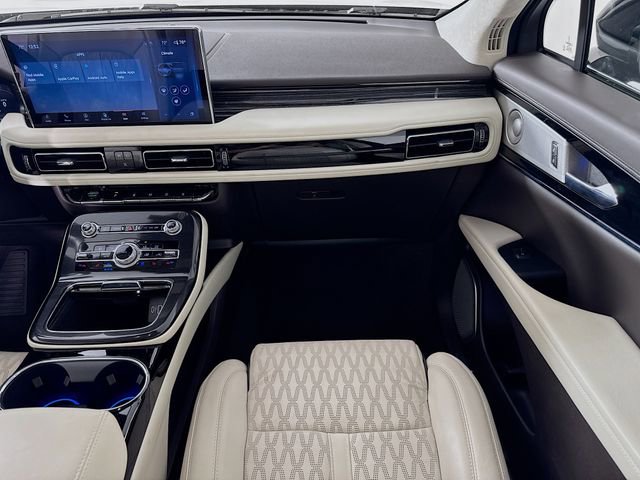 Used 2023 Lincoln Nautilus Black Label w/ Class II Trailer Tow Package image 41