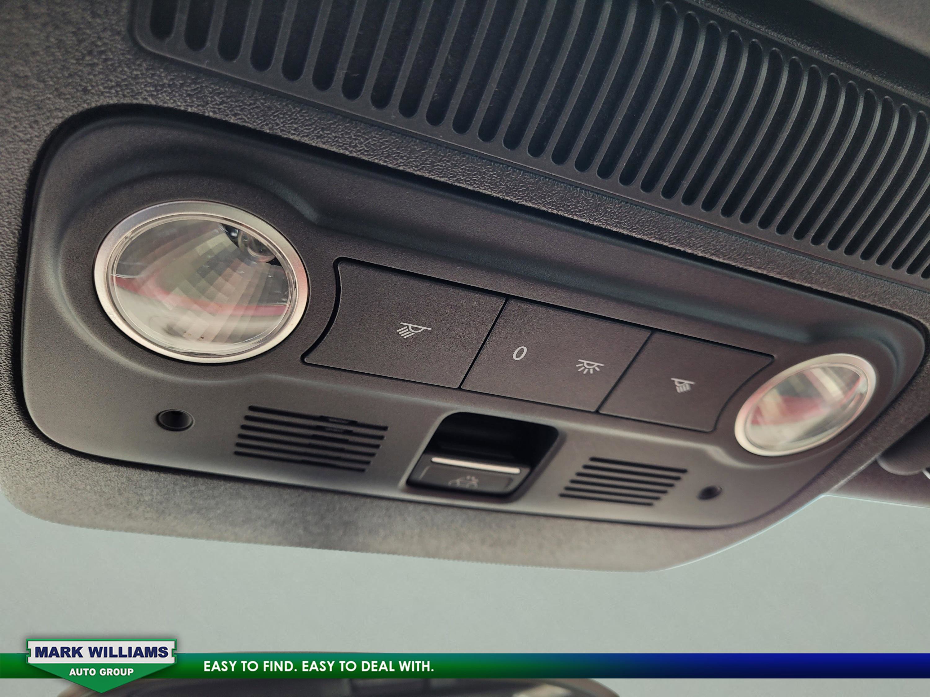 Used 2013 Volkswagen Beetle TDI image 26