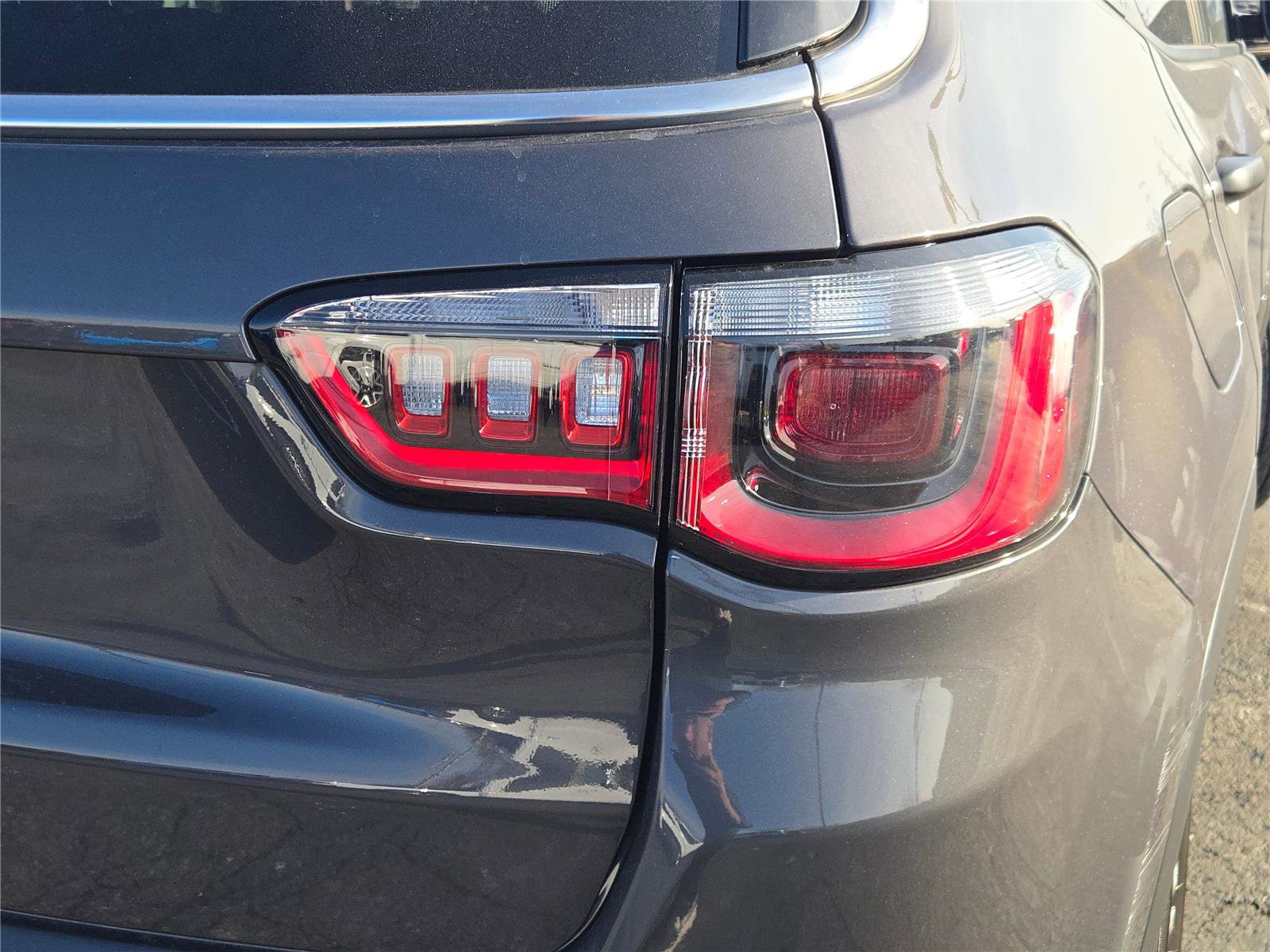 Used 2024 Jeep Compass Sport image 14