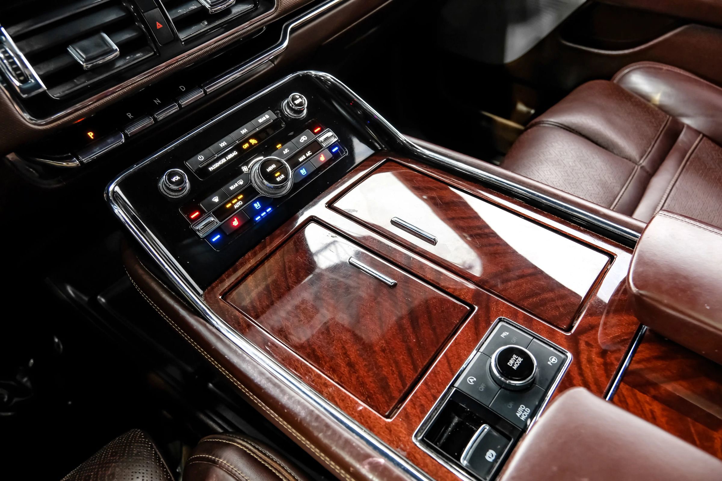 Used 2018 Lincoln Navigator Black Label w/ Cargo Package AWD/4WD image 31