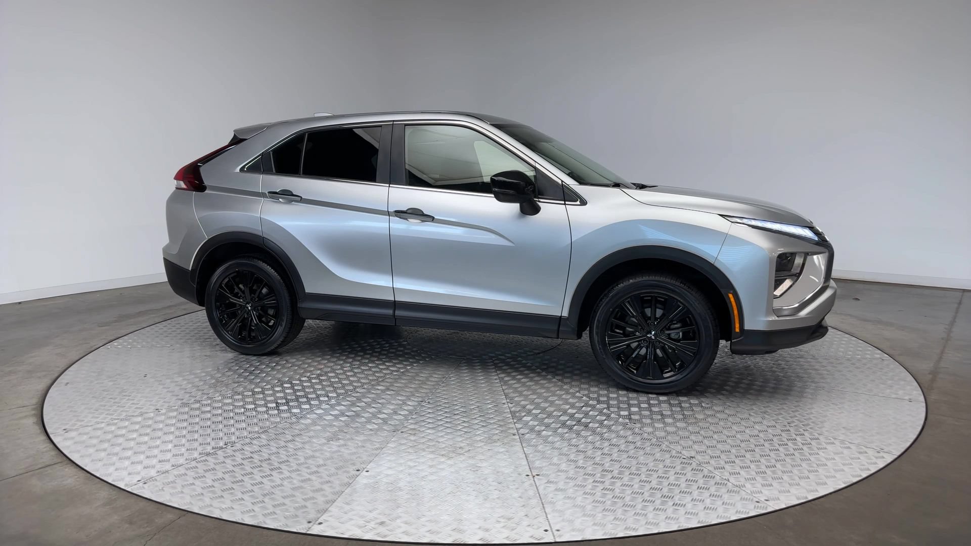 Used 2022 Mitsubishi Eclipse Cross LE AWD/4WD image 9