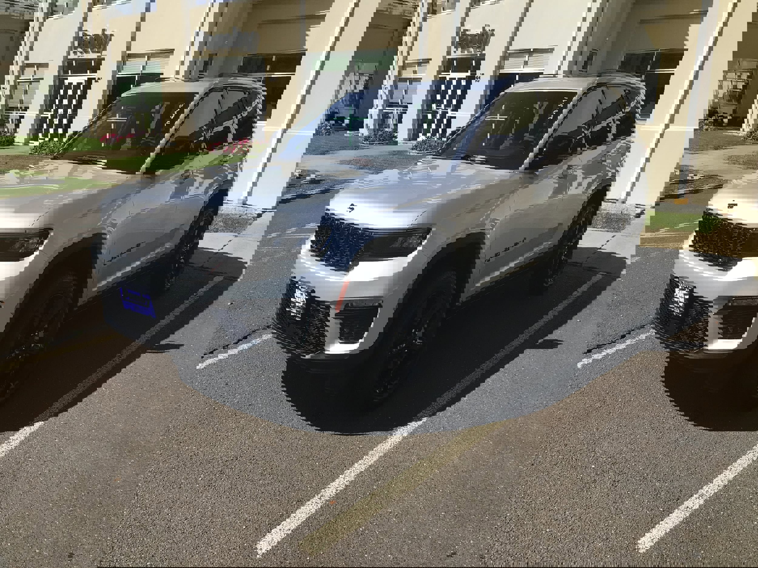 New 2025 Jeep Grand Cherokee Limited w/ Black Appearance Package image 3