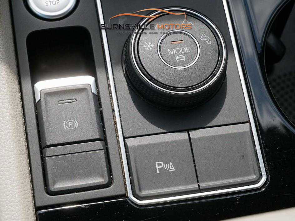 Used 2021 Volkswagen Atlas SEL image 25