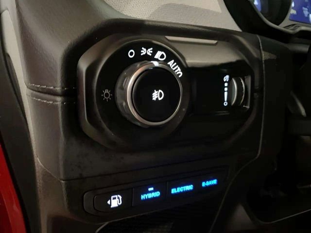 Used 2025 Jeep Wrangler Unlimited Sahara w/ Safety Group image 29