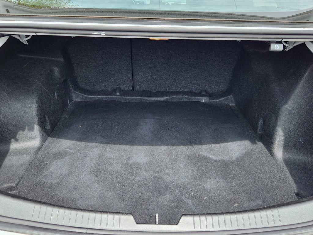 Used 2019 Chevrolet Malibu LT FWD image 21