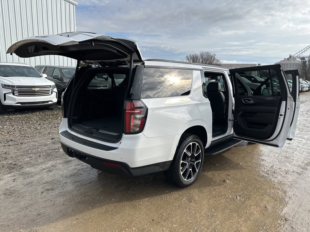 Used 2023 Chevrolet Suburban RST w/ Luxury Package image 37