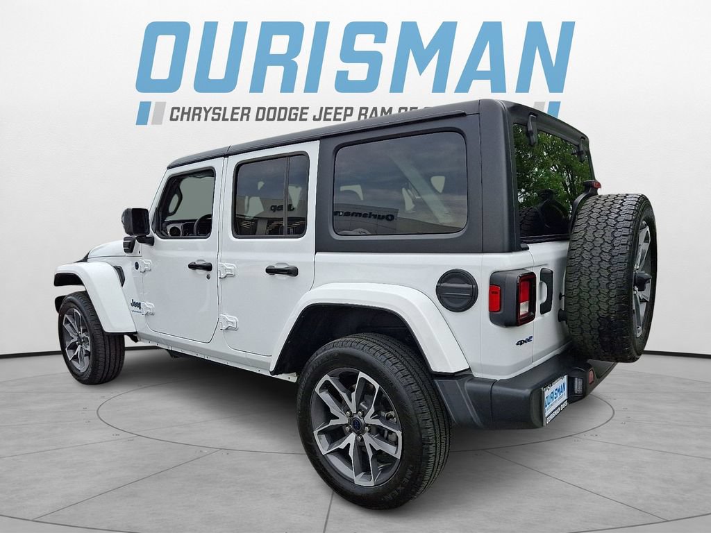 Used 2024 Jeep Wrangler Unlimited AWD/4WD image 4