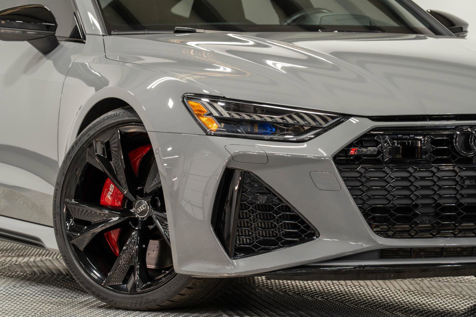 Used 2021 Audi RS 7 Sportback w/ Black Optic Package image 34