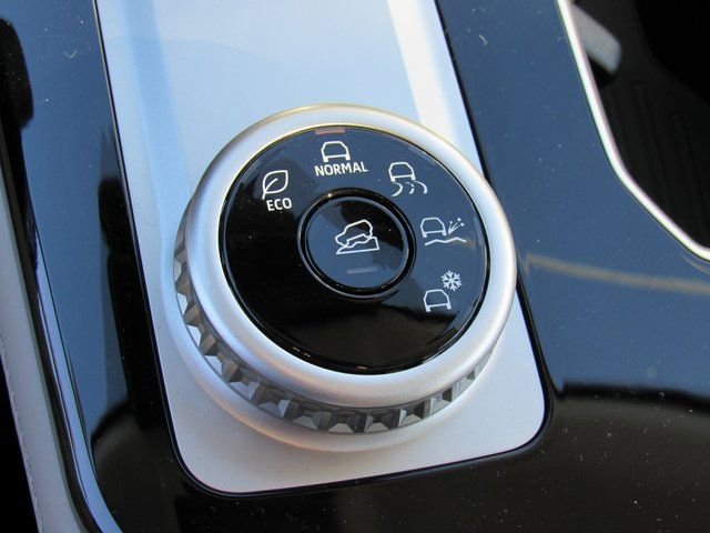 New 2025 Mitsubishi Outlander SE image 21