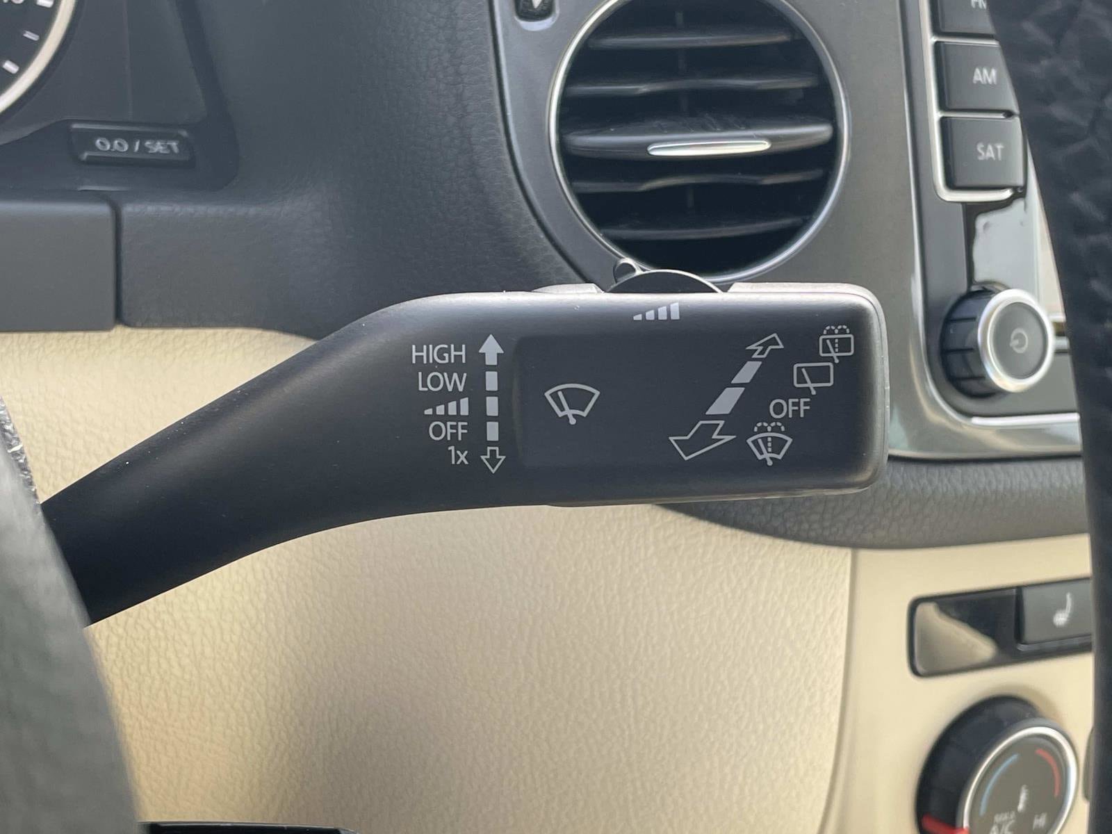 Used 2013 Volkswagen Tiguan SE FWD image 23