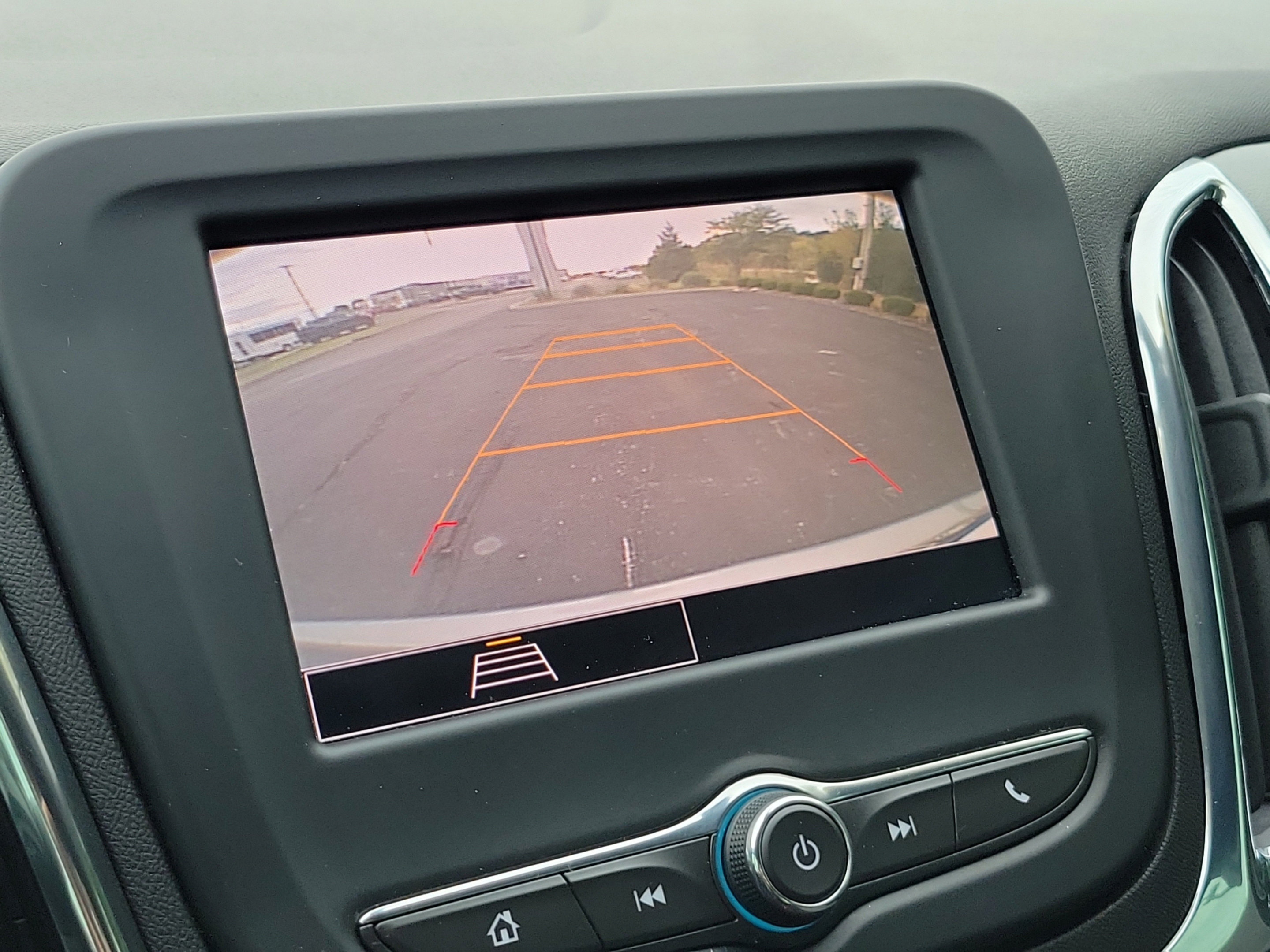 Used 2023 Chevrolet Equinox LS AWD/4WD image 24