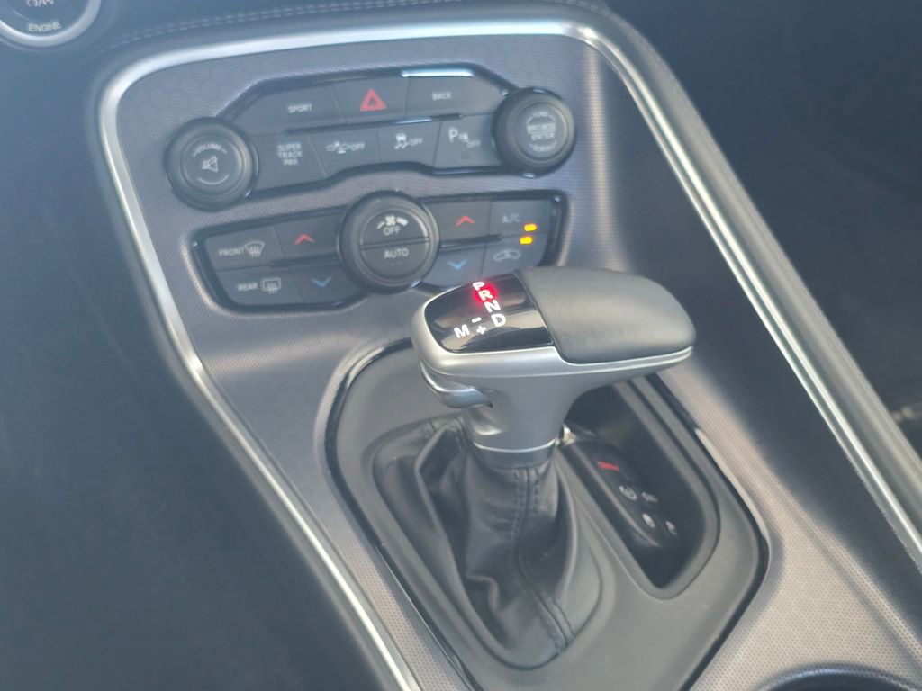 Used 2015 Dodge Challenger R/T Plus image 10