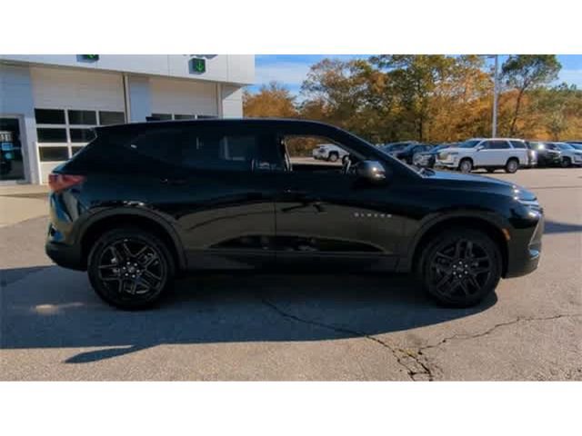 New 2025 Chevrolet Blazer LT w/ Driver Confidence Package FWD image 9