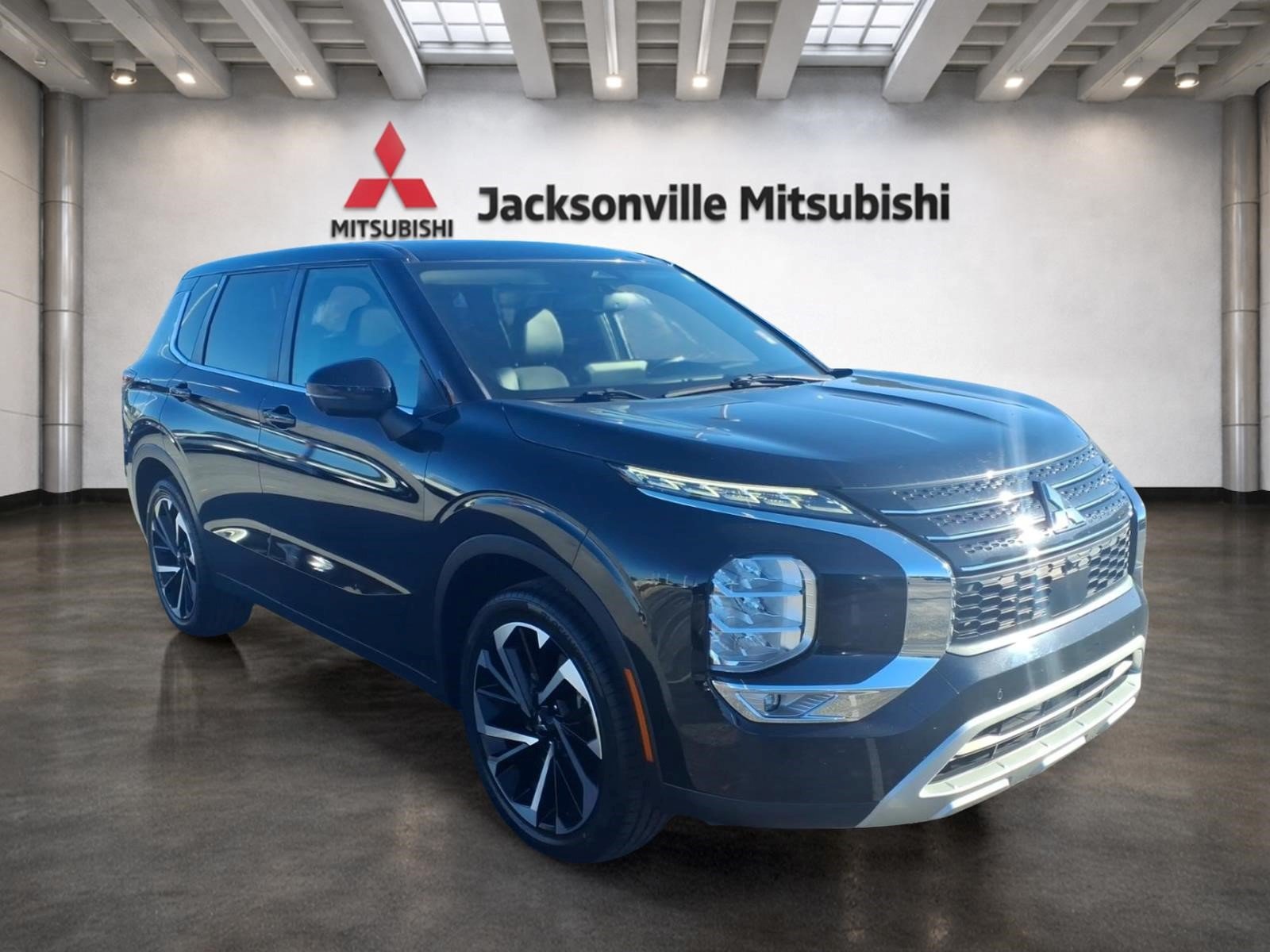Used 2022 Mitsubishi Outlander SE FWD image 1