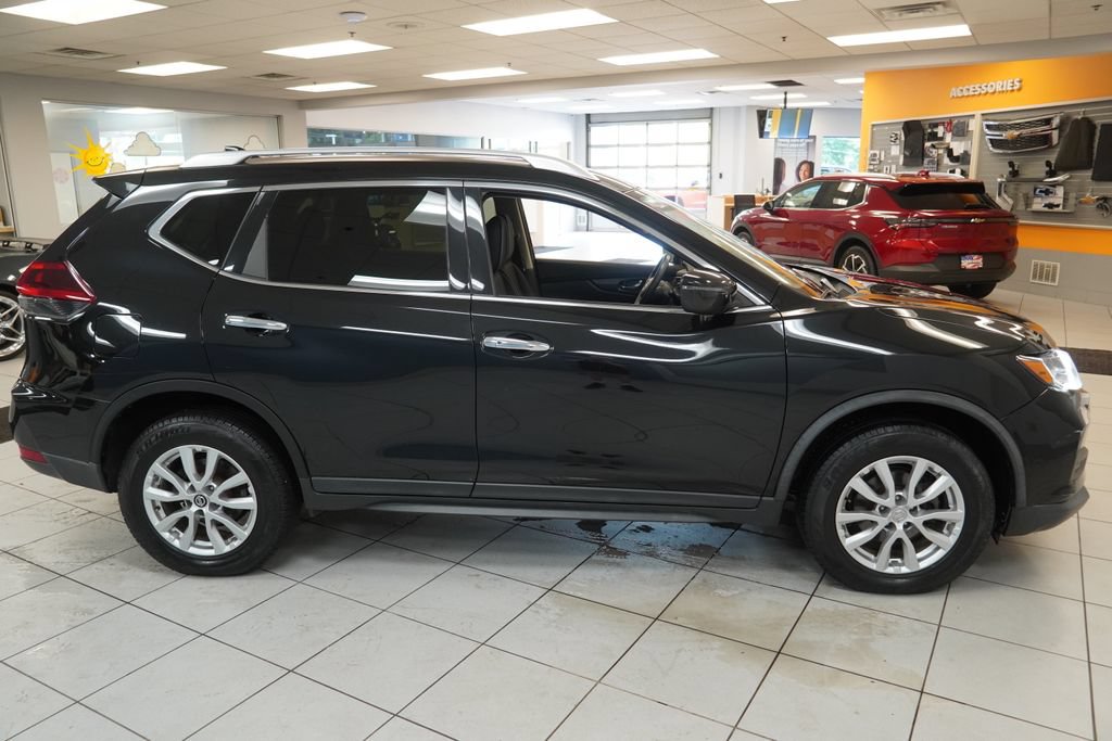 Used 2018 Nissan Rogue SV AWD/4WD image 13