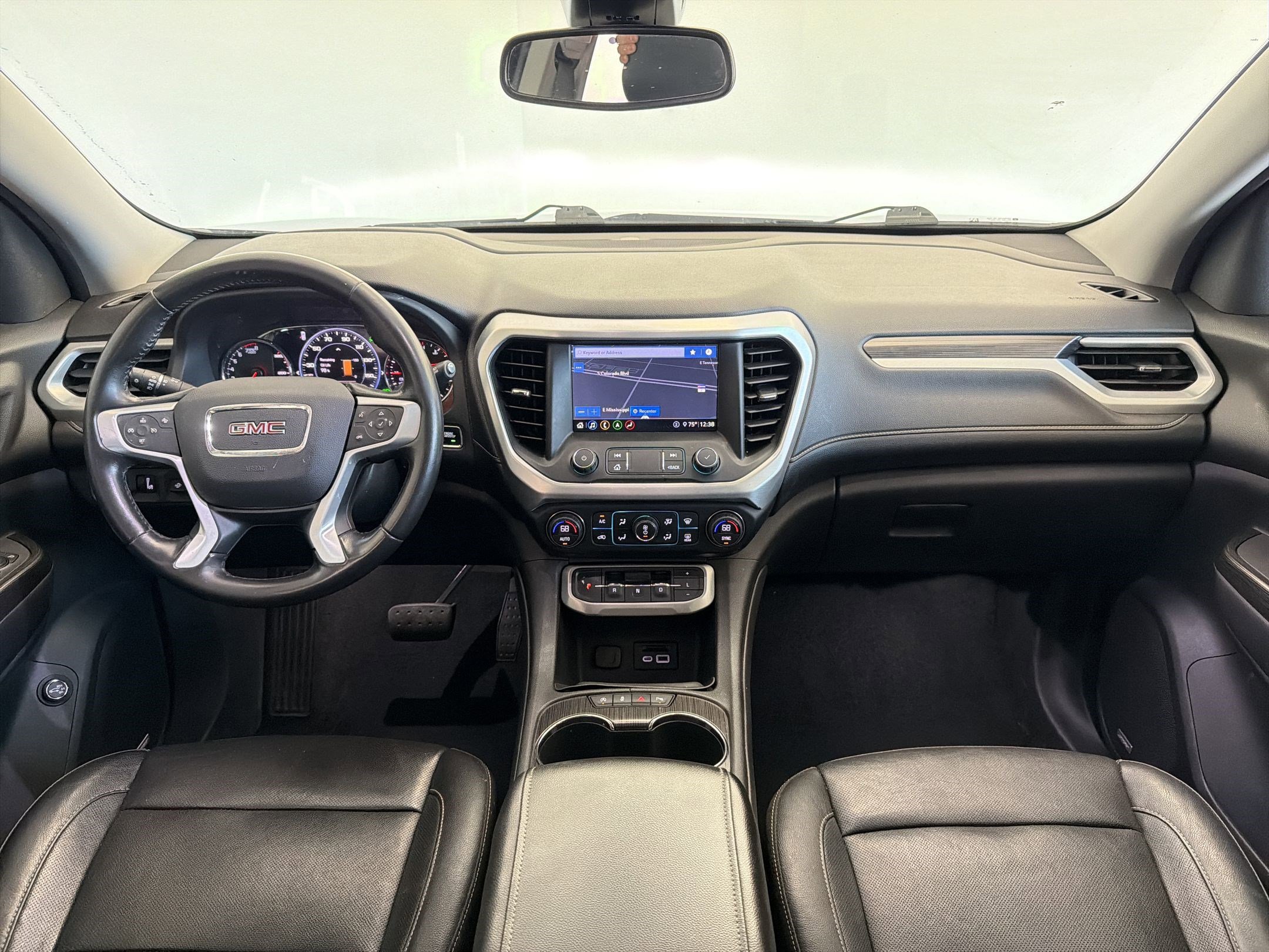 Used 2020 GMC Acadia SLT w/ Driver Alert Package II image 16