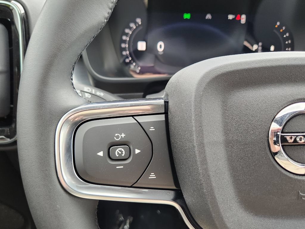 New 2026 Volvo XC40 B5 Ultra w/ Climate Package AWD/4WD image 17