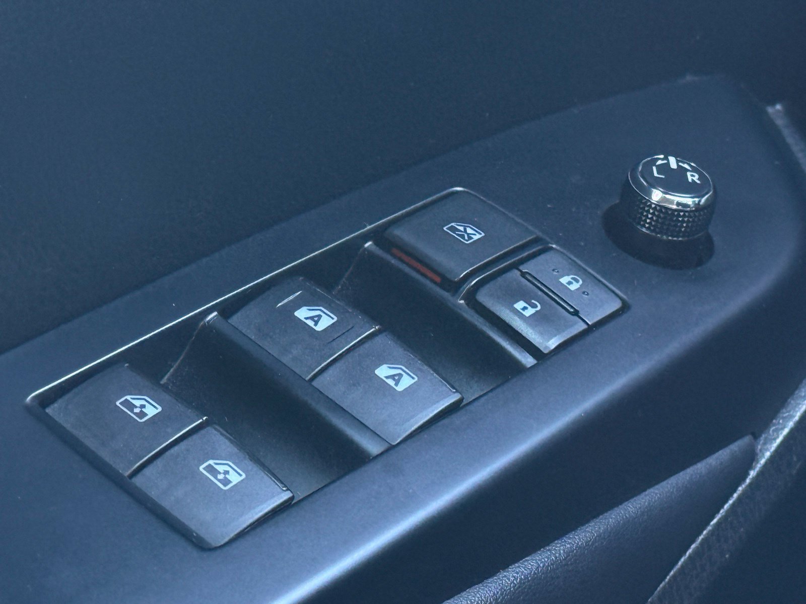 Used 2015 Toyota Highlander XLE AWD/4WD image 33