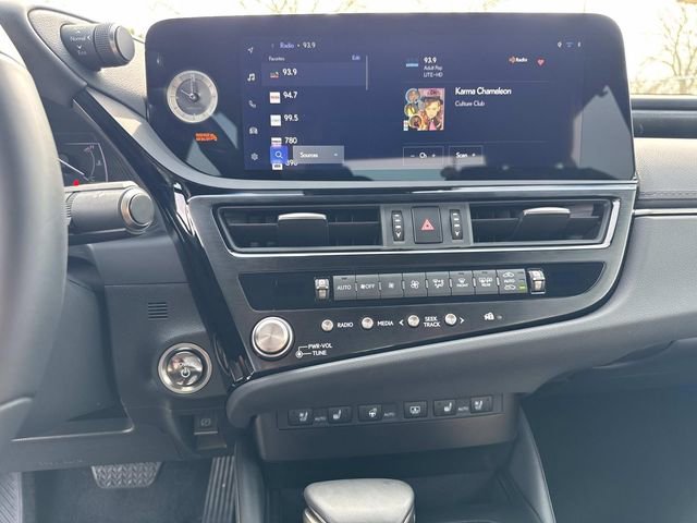 Certified 2025 Lexus ES 300h Ultra Luxury image 24