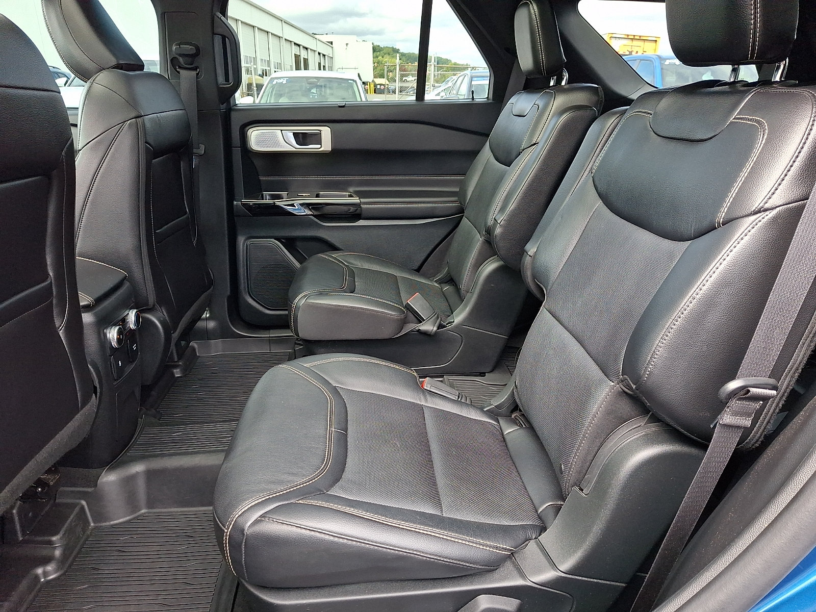 Used 2023 Ford Explorer ST w/ Equipment Group 401A AWD/4WD image 10