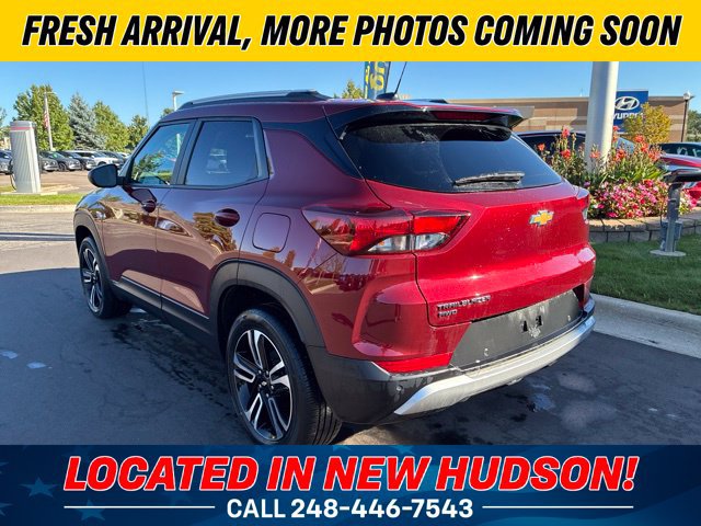 Used 2024 Chevrolet TrailBlazer LT w/ LT Cold Weather Package AWD/4WD image 2